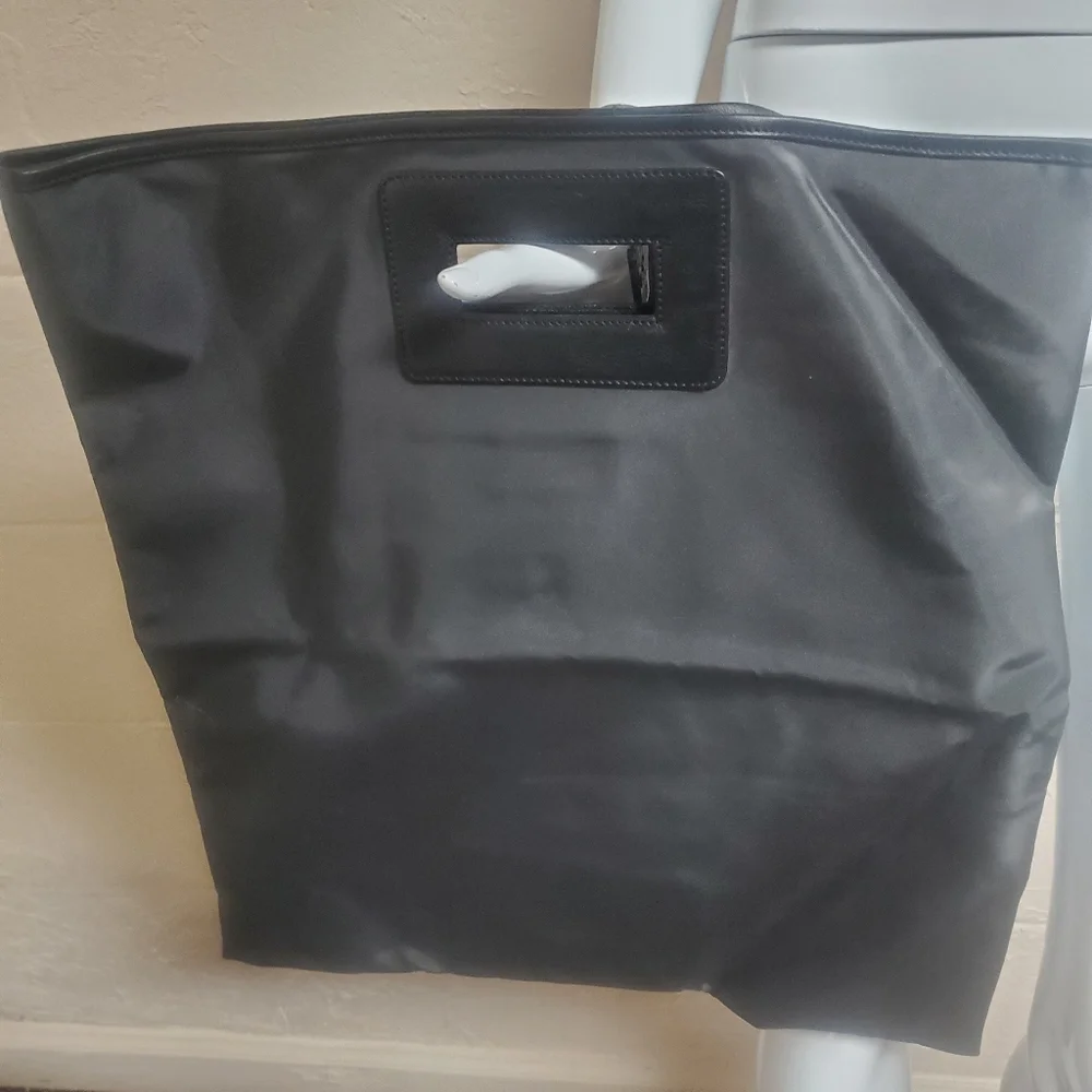 New! Dolce And Gabbana Black Tote - Picture 2 of 13